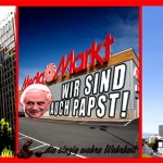 Bildzeitung mit Wir sind Papst Flagge in Berlin Kreuzberg